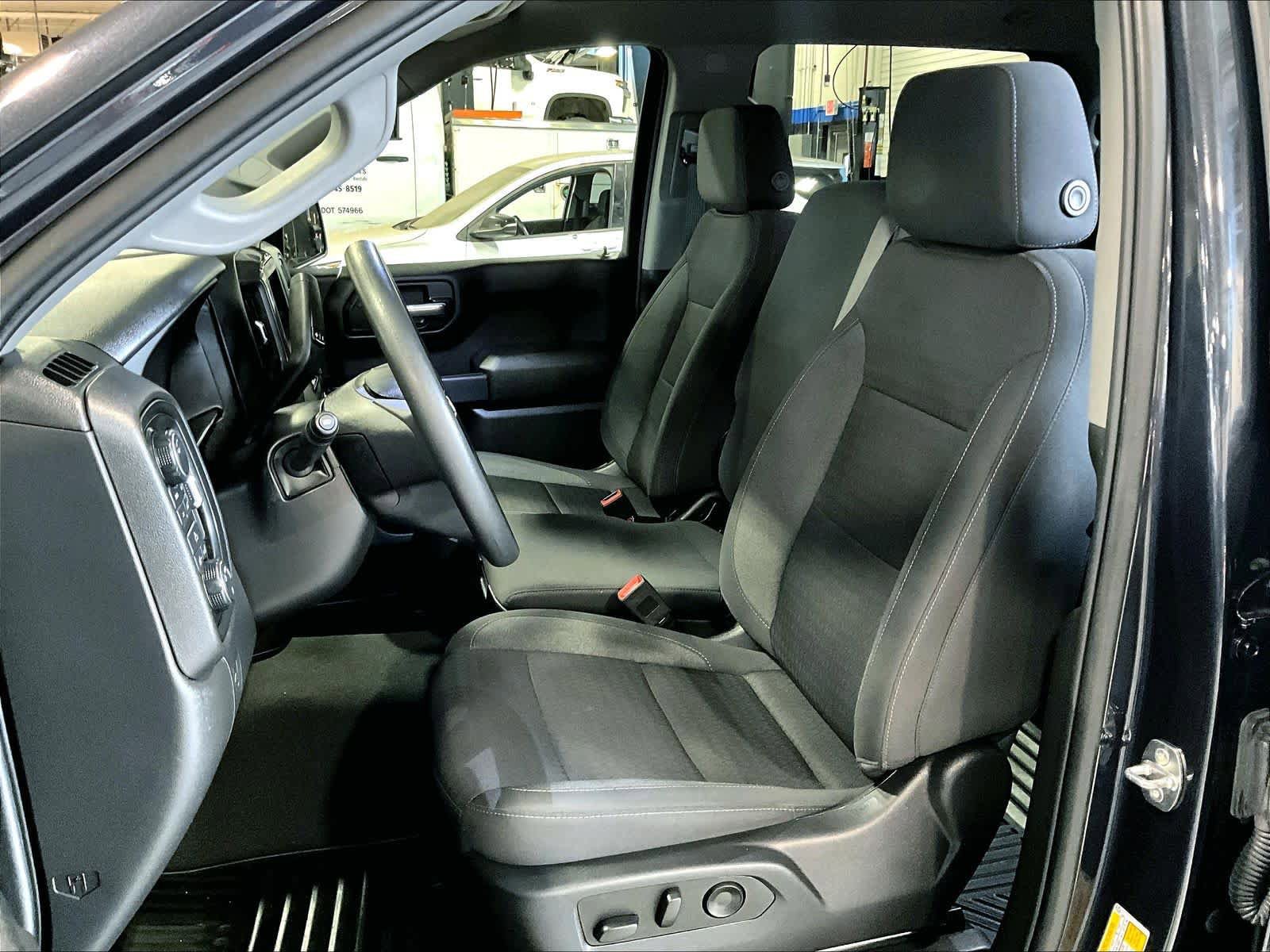 Used 2023 Chevrolet Silverado 1500 Custom image 10