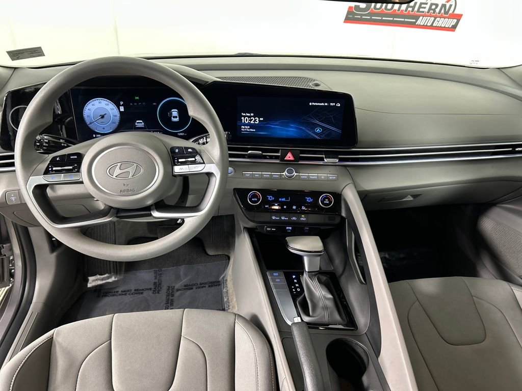 Used 2024 Hyundai Elantra SEL image 24