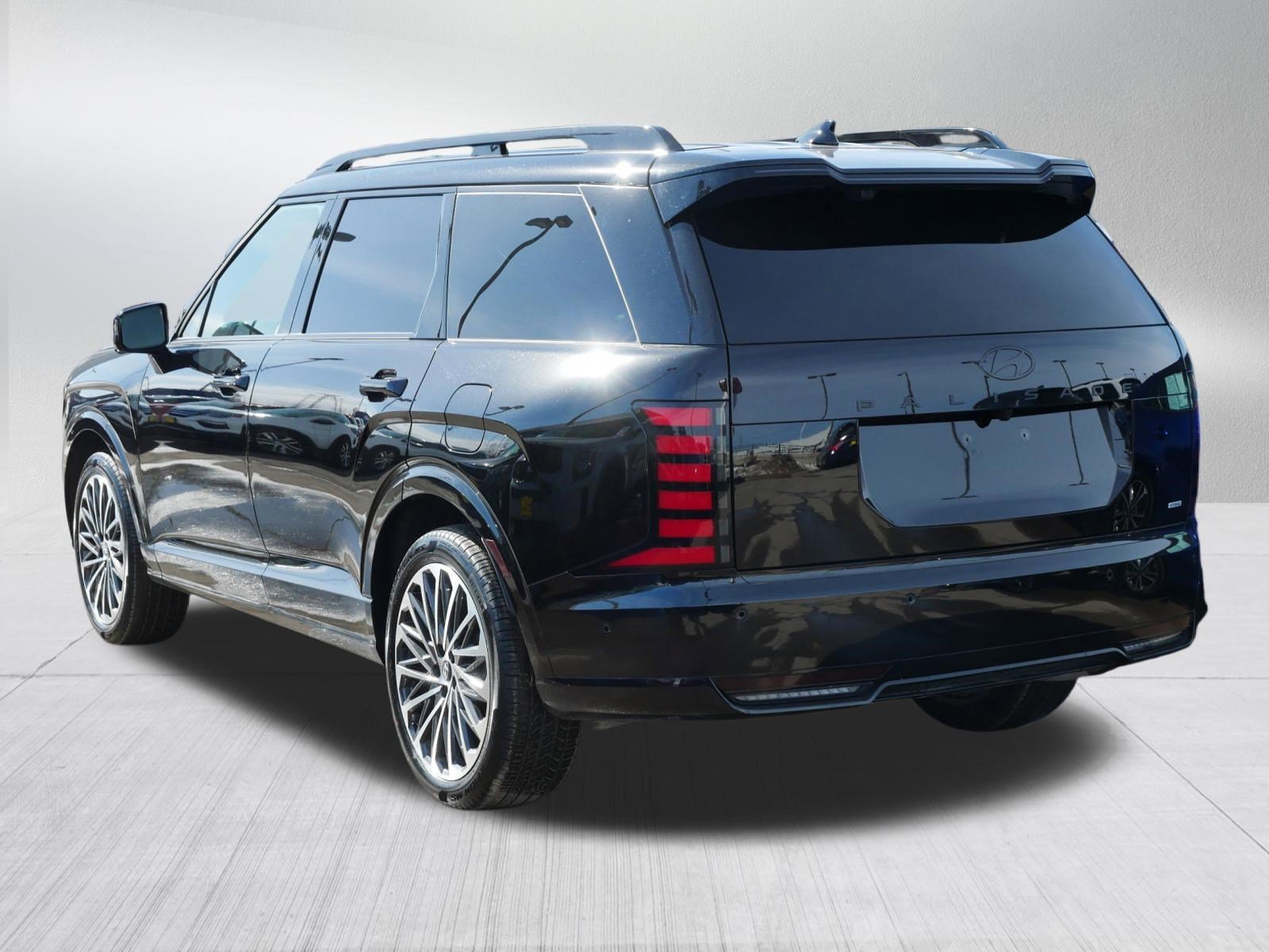 Used 2026 Hyundai Palisade Calligraphy image 5