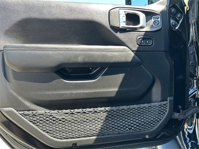 Used 2023 Jeep Wrangler Sahara image 17