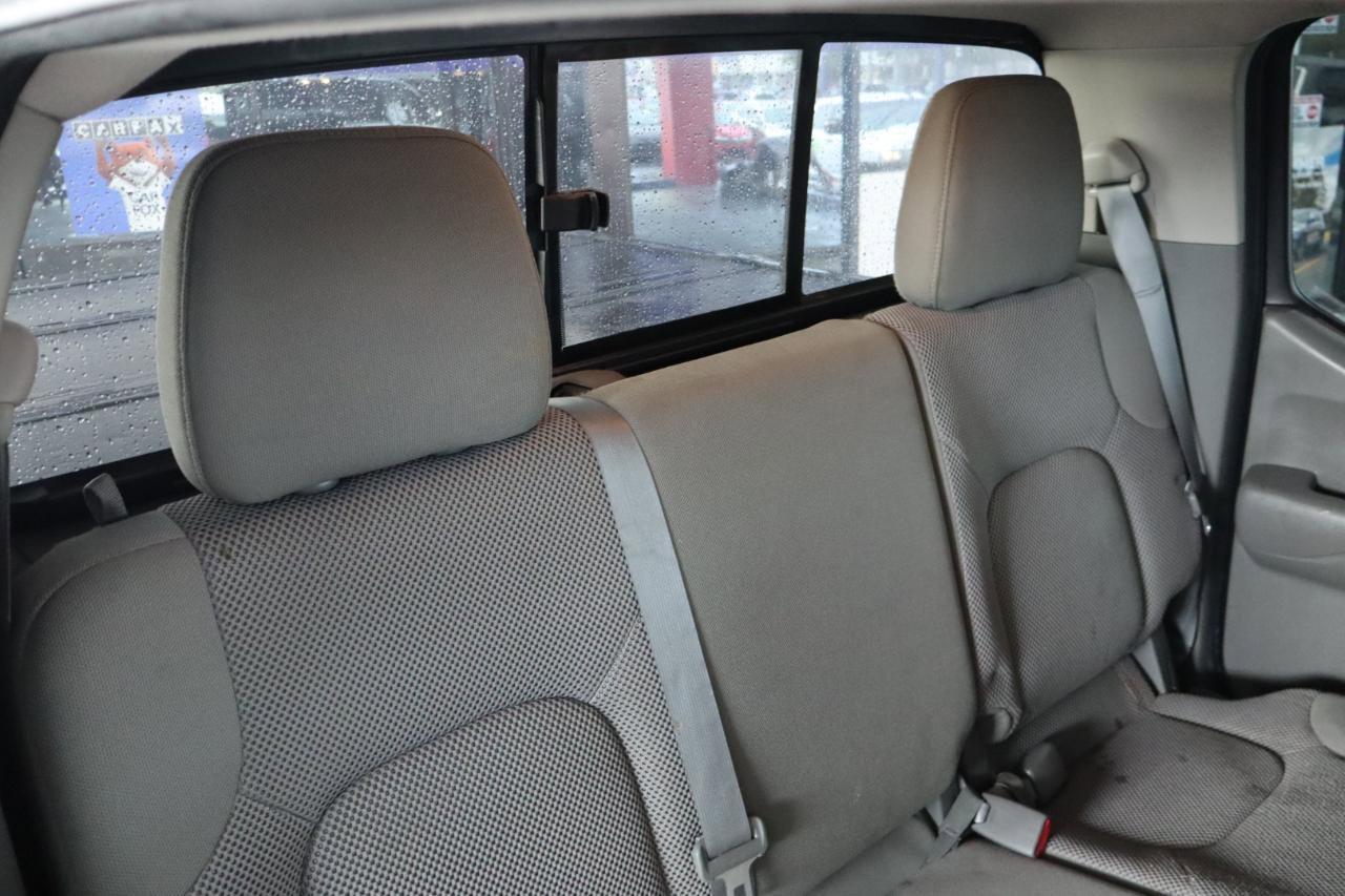 Used 2020 Nissan Frontier SV w/ Midnight Edition Floor Mats RWD image 35