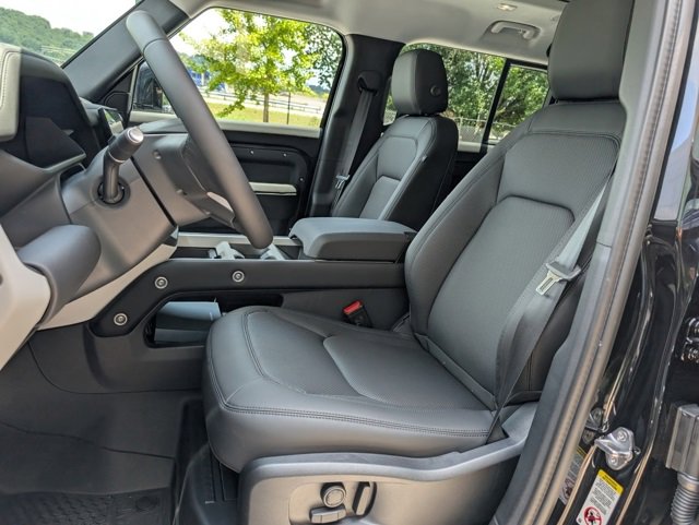 New 2025 Land Rover Defender 110 S image 5