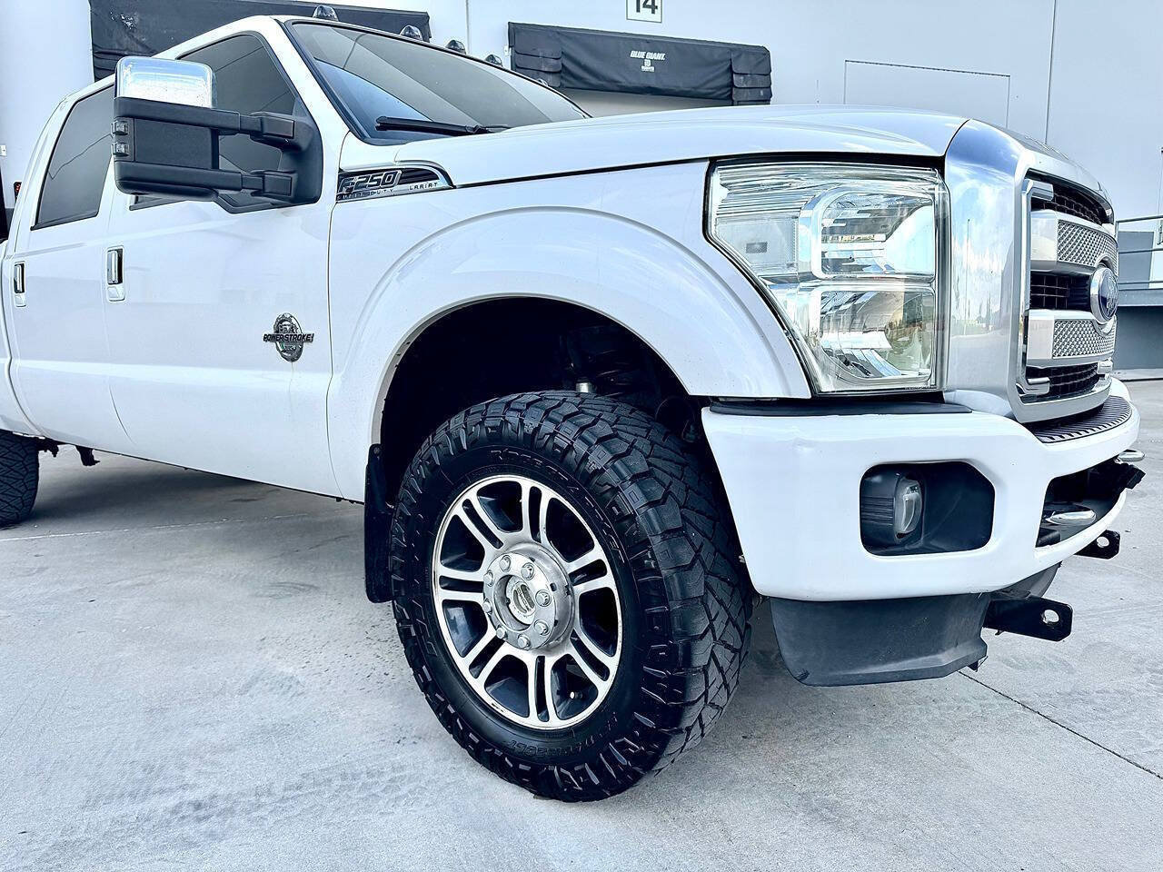 Used 2016 Ford F250 Platinum w/ Platinum Package AWD/4WD image 2