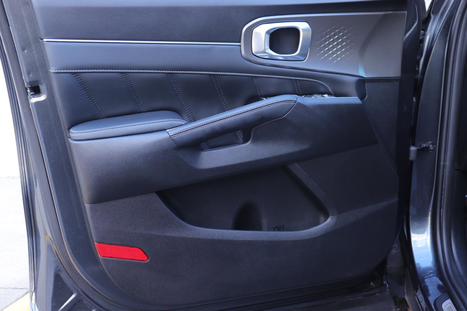 Used 2021 Kia Sorento SX image 9