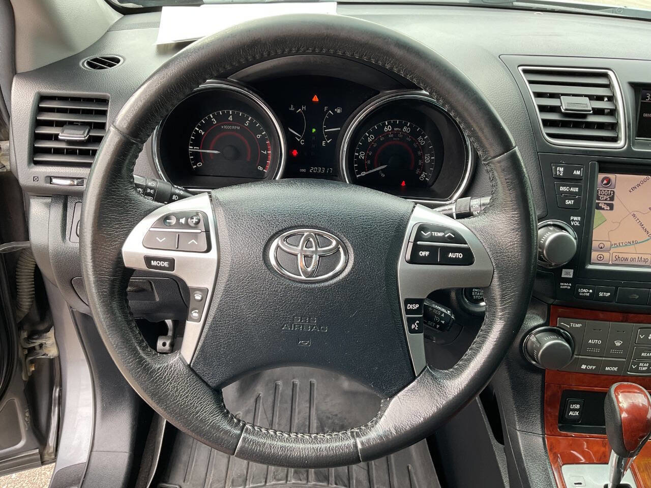 Used 2012 Toyota Highlander Limited w/ Tow Pkg AWD/4WD image 17