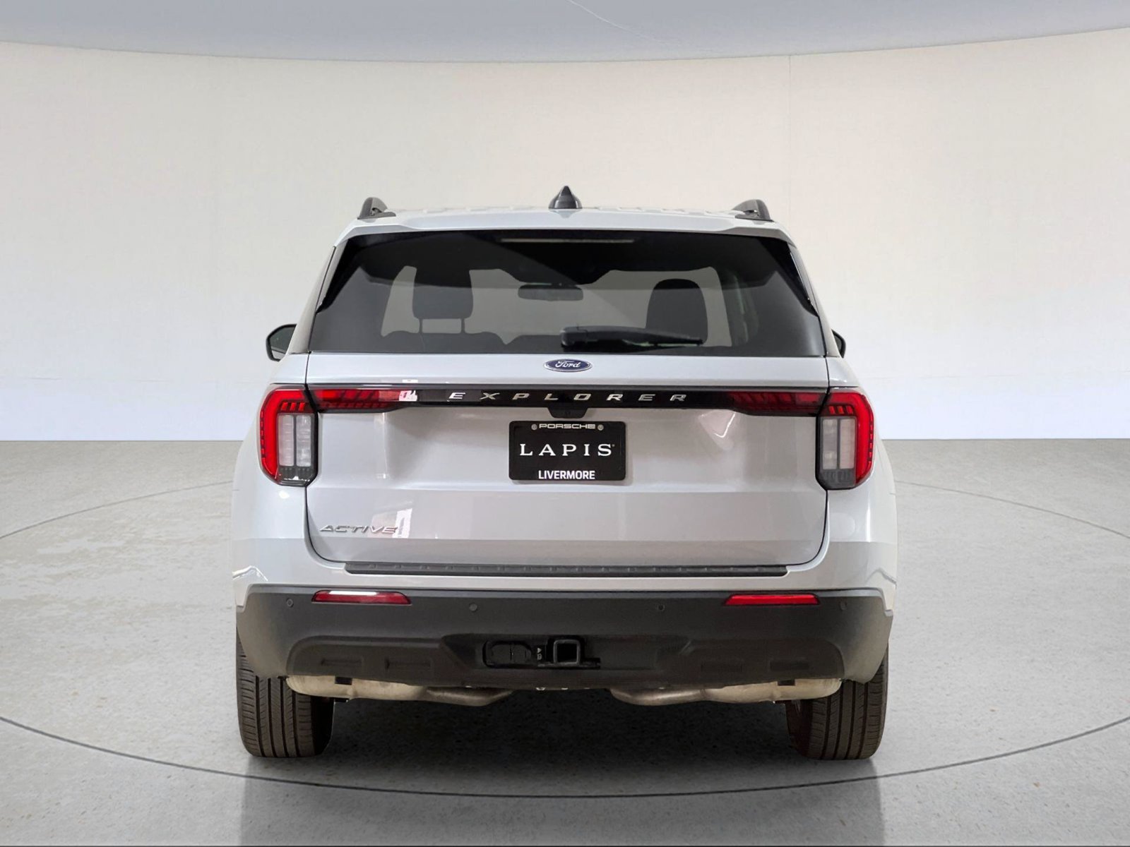 Used 2025 Ford Explorer Active RWD image 7