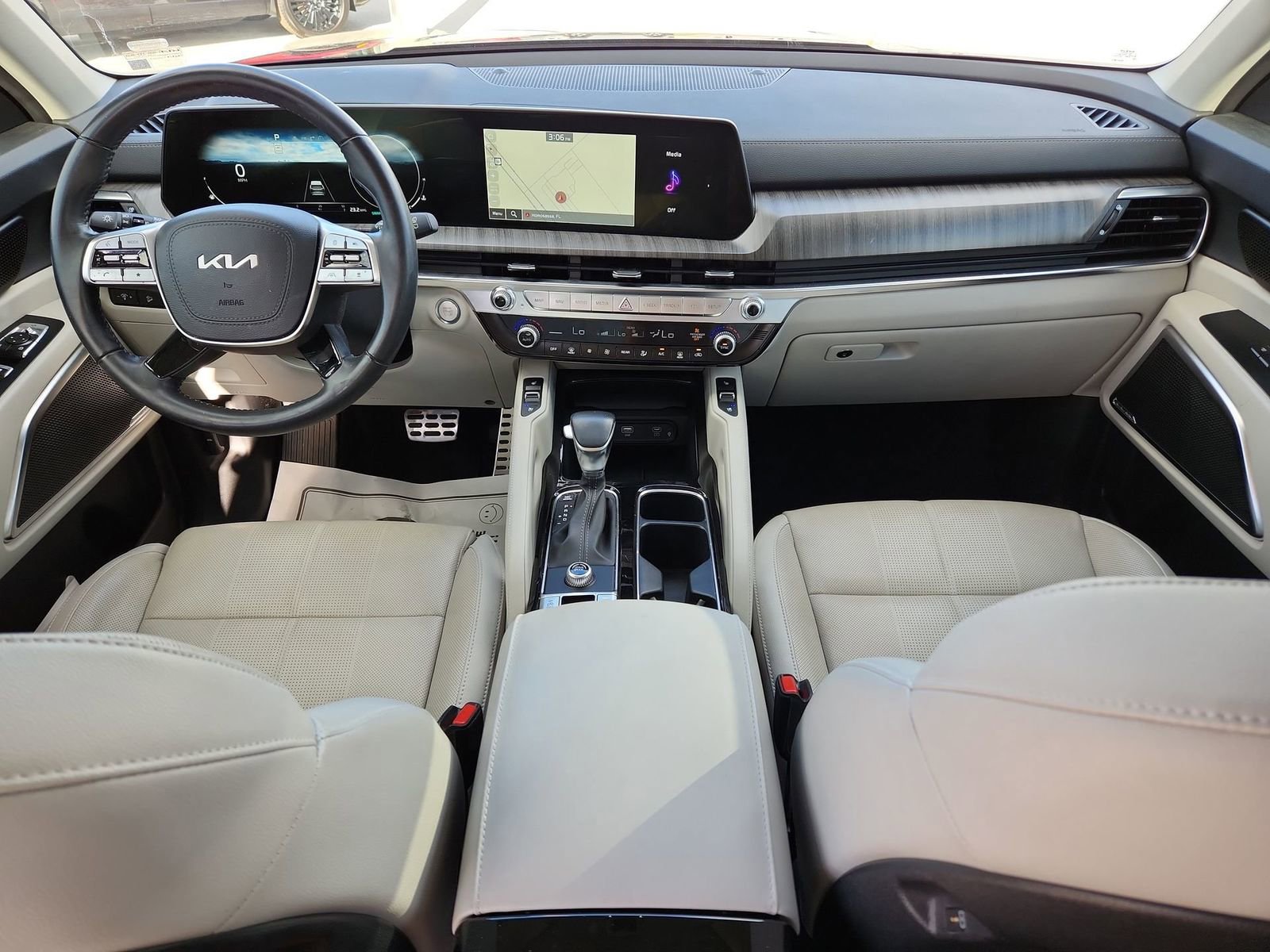 Used 2023 Kia Telluride SX image 11