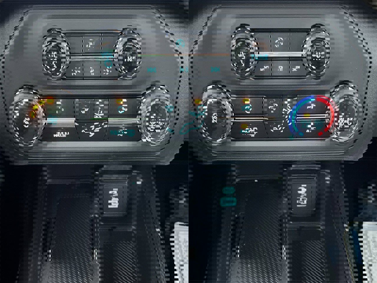 New 2025 Ford Bronco 4-Door image 6