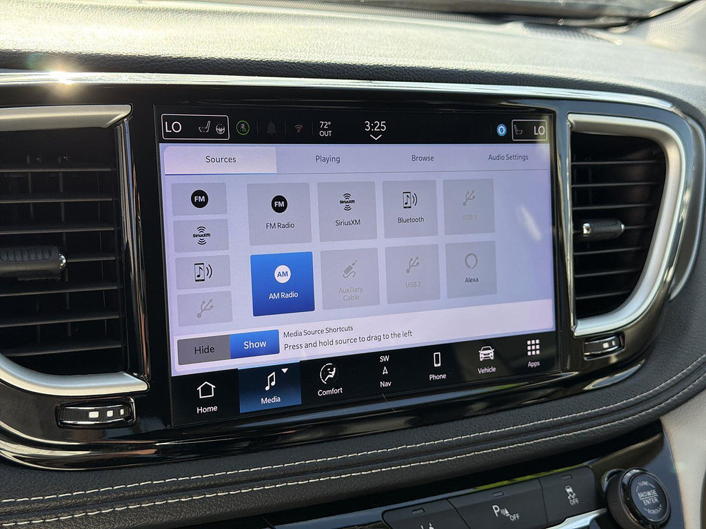 Used 2024 Chrysler Pacifica Limited FWD image 12