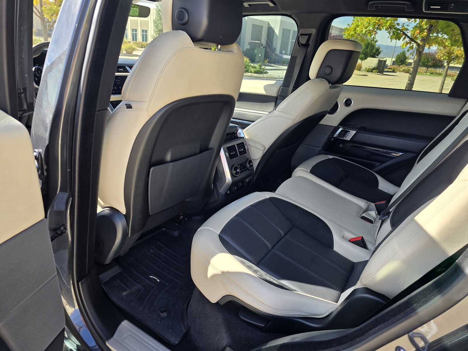 Used 2020 Land Rover Range Rover Sport HST AWD/4WD image 16