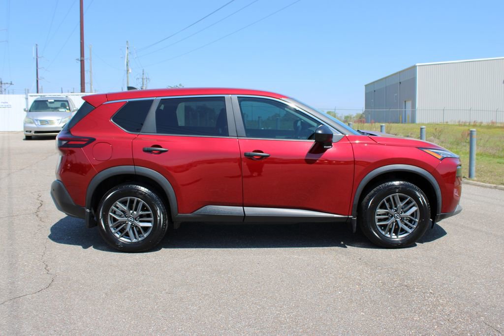 Used 2023 Nissan Rogue S FWD image 17