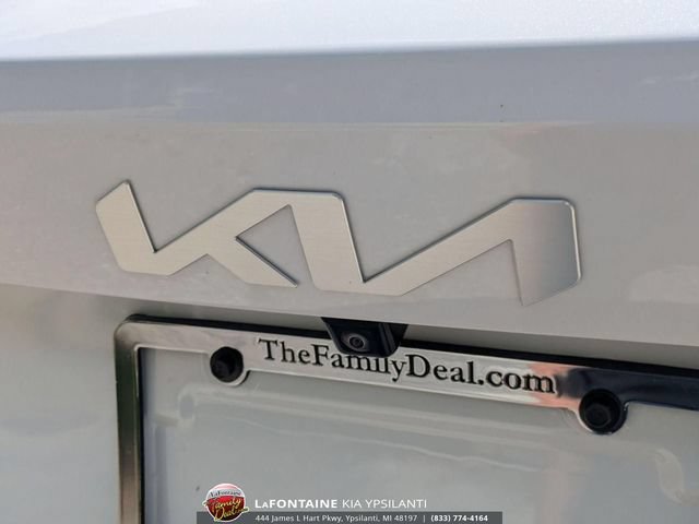 Certified 2025 Kia Sorento LX FWD image 9