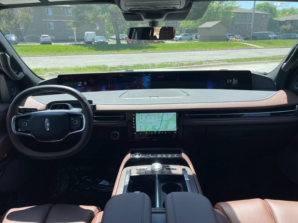 New 2026 Lincoln Navigator Reserve AWD/4WD image 12