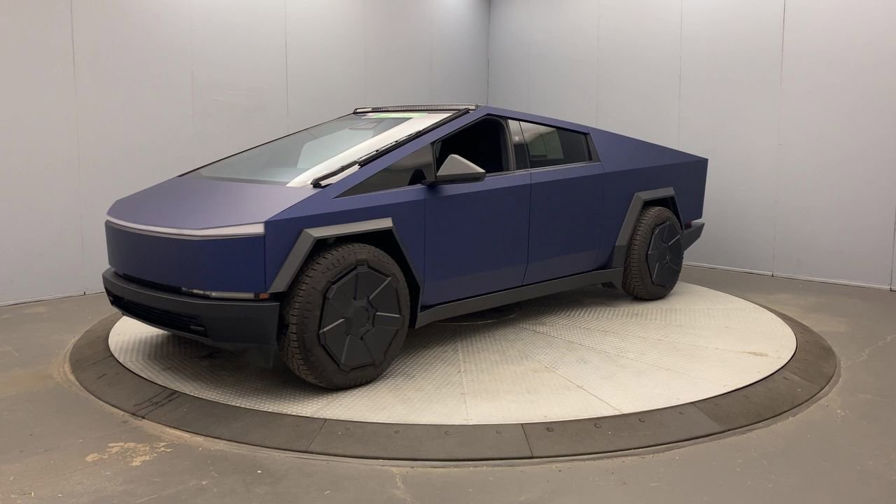 Used 2024 Tesla Cybertruck Cyberbeast AWD/4WD image 9