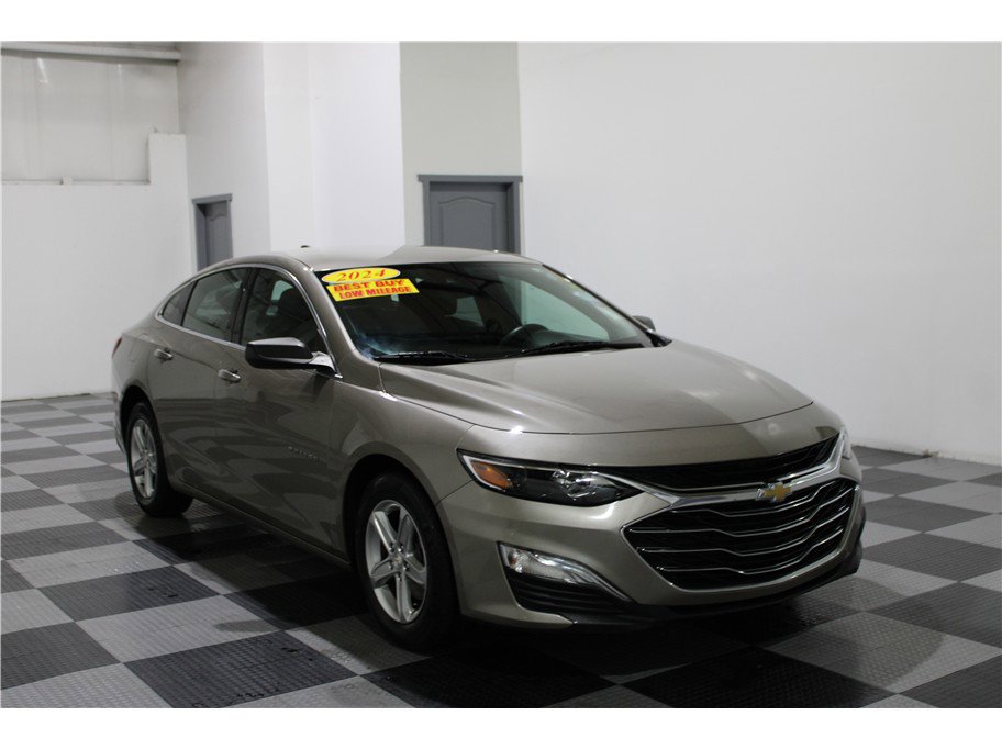 Used 2024 Chevrolet Malibu LS image 3