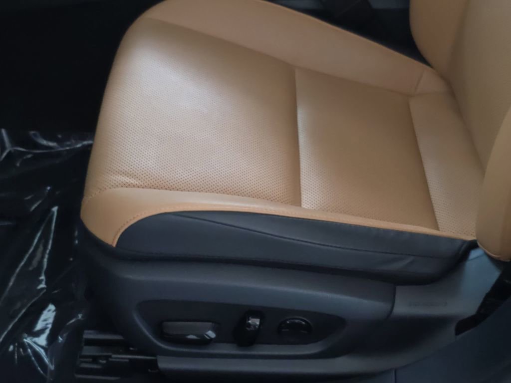 Used 2023 Lexus ES 250 w/ Premium Package AWD/4WD image 30