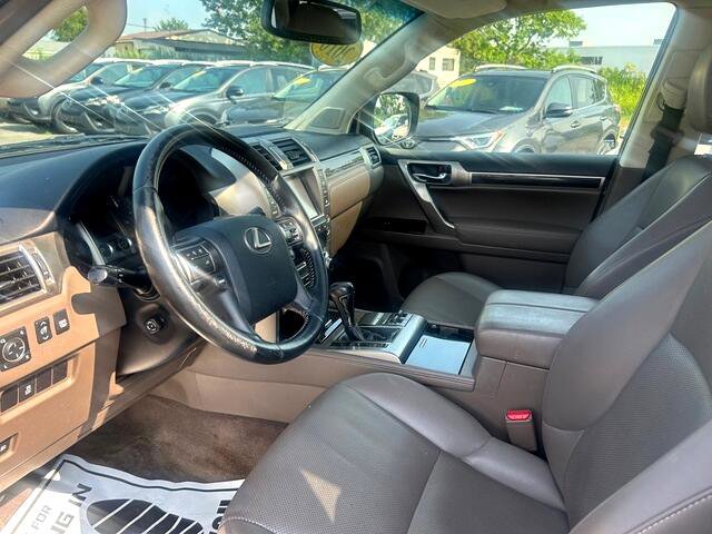 Used 2016 Lexus GX 460 image 4