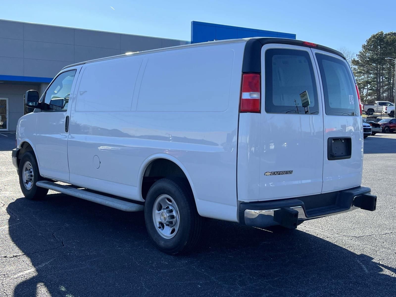 Used 2024 Chevrolet Express 2500 w/ Driver Convenience Package image 5