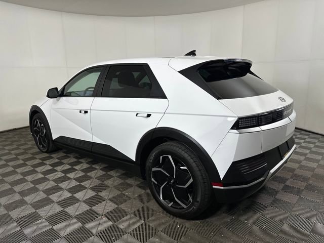 Used 2023 Hyundai Ioniq 5 SE w/ Cargo Package image 5