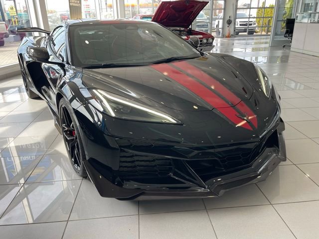 Used 2025 Chevrolet Corvette Z06 image 1