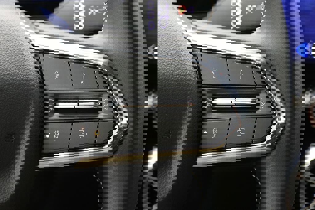 Used 2025 Chevrolet Blazer EV LT image 19