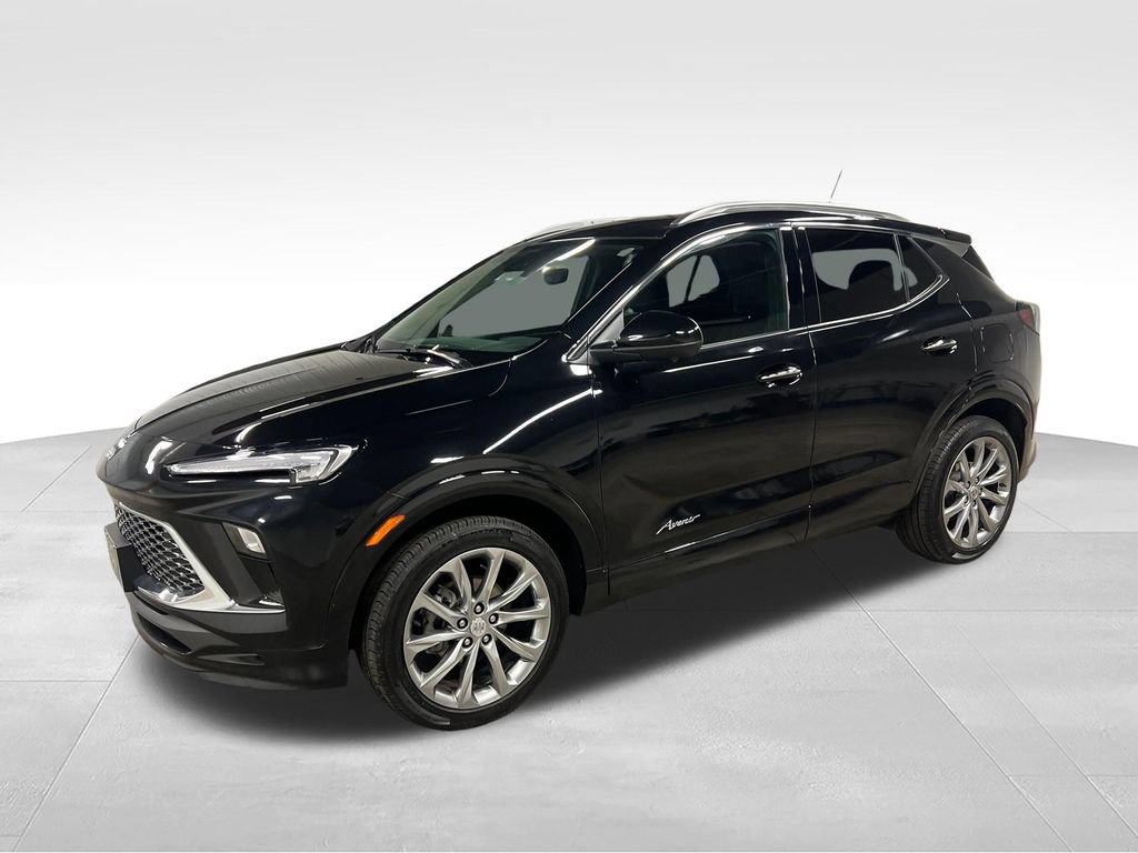 Certified 2025 Buick Encore GX Avenir w/ Avenir Technology Package AWD/4WD image 5
