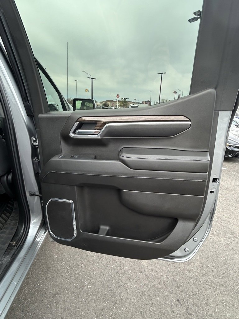 Used 2025 Chevrolet Silverado 1500 LT image 17