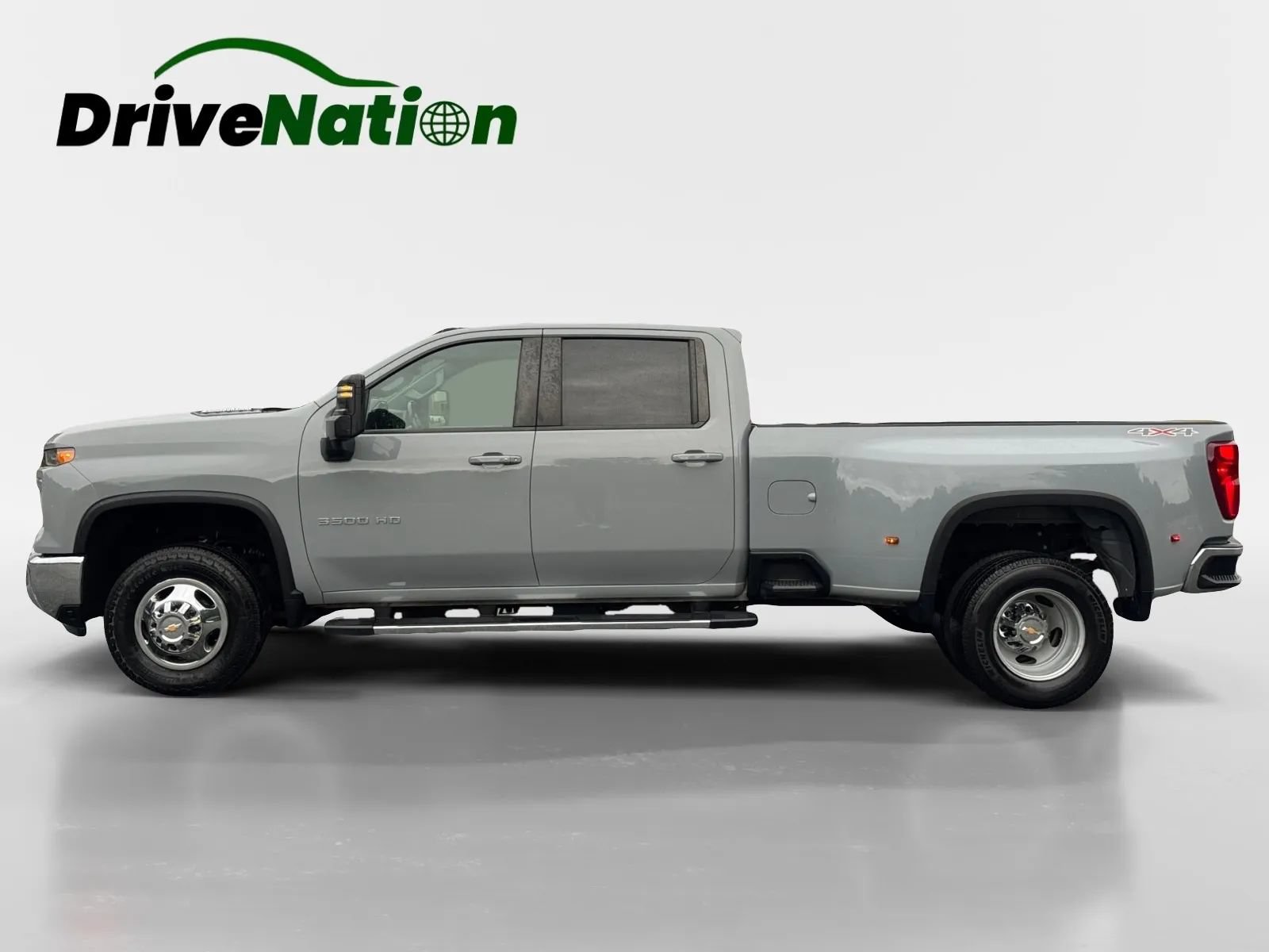 Used 2024 Chevrolet Silverado 3500 LT AWD/4WD image 8
