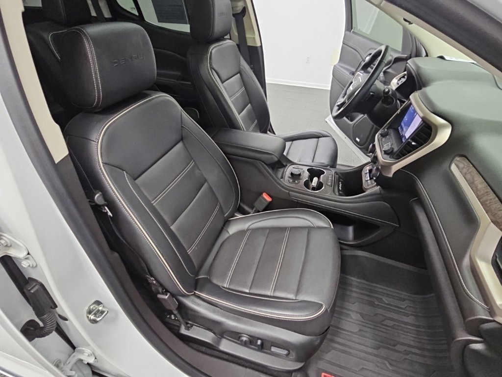 Used 2023 GMC Acadia Denali w/ Denali Ultimate Package AWD/4WD image 45