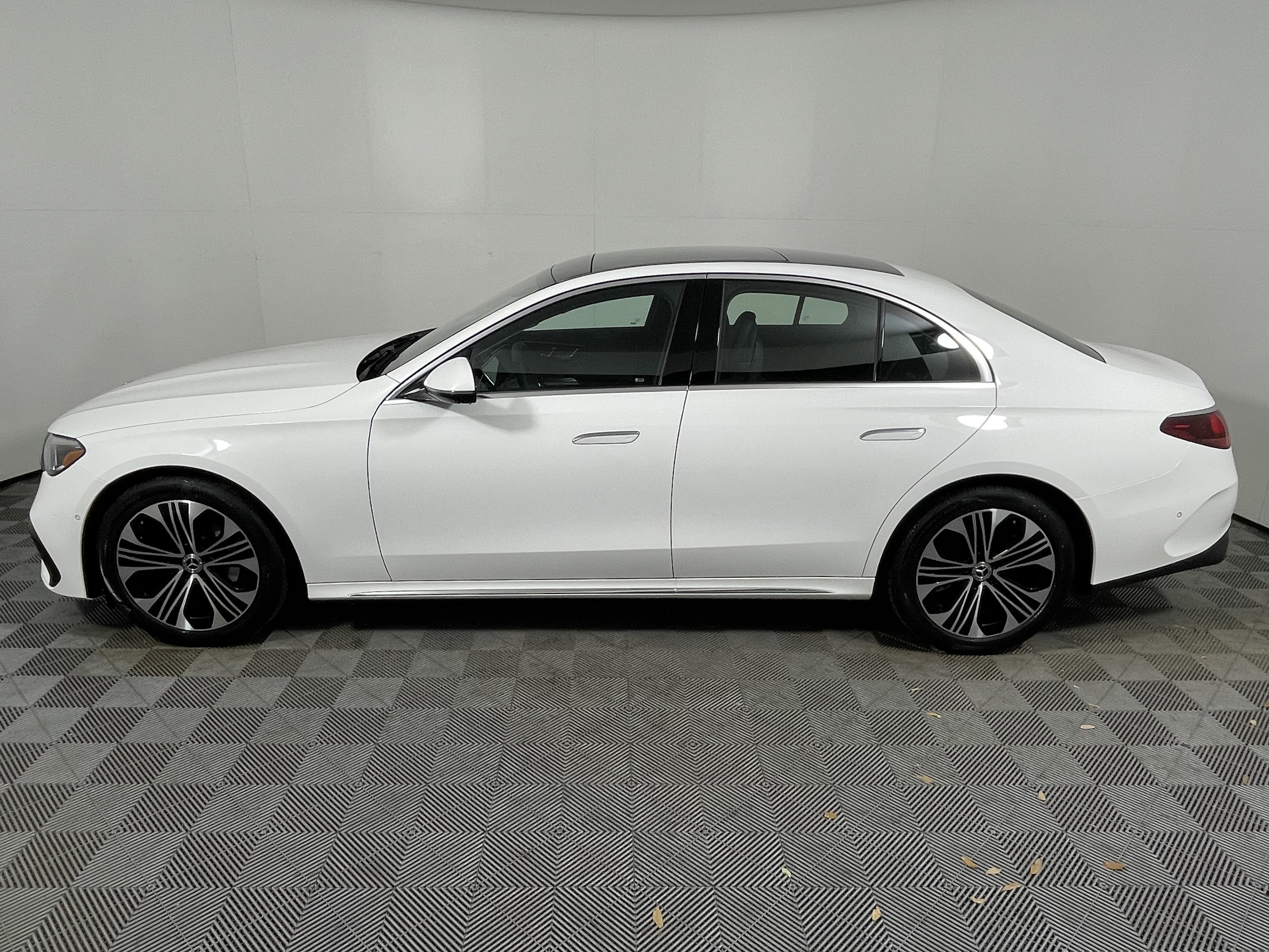 New 2026 Mercedes-Benz E 350 Sedan image 2