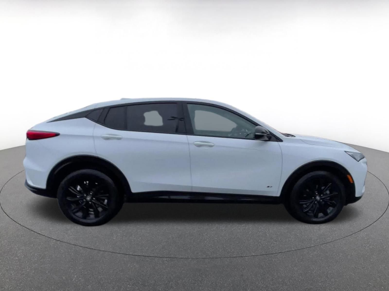 Used 2025 Buick Envista Sport Touring image 16