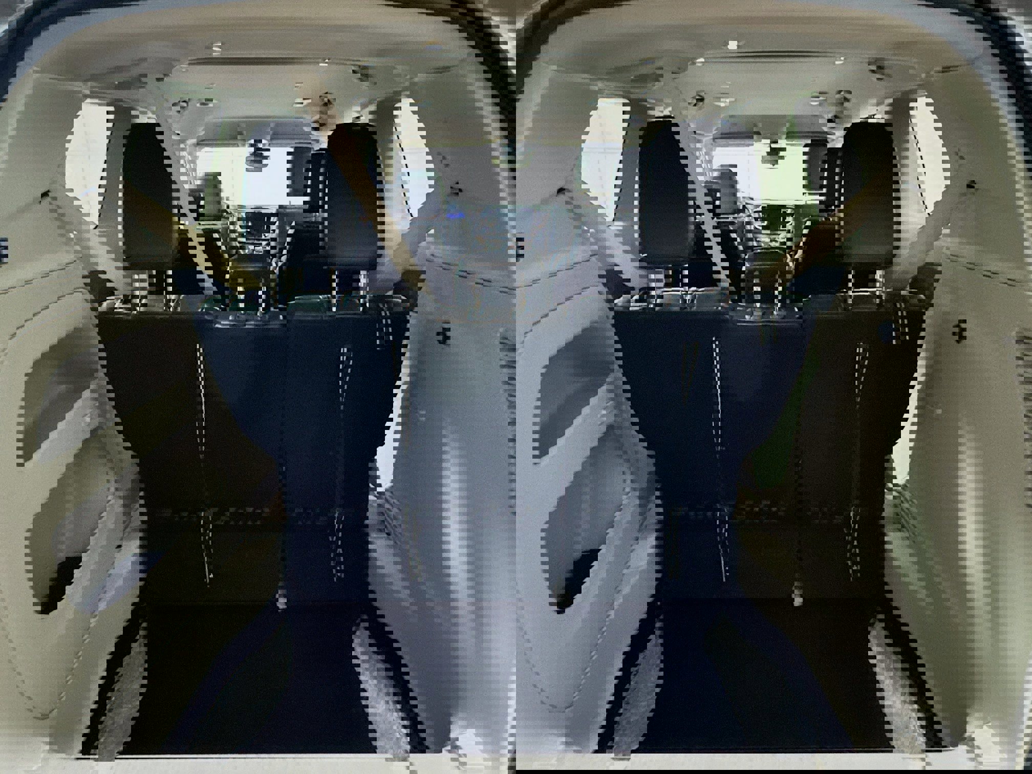 Used 2024 Chrysler Pacifica Touring-L image 26