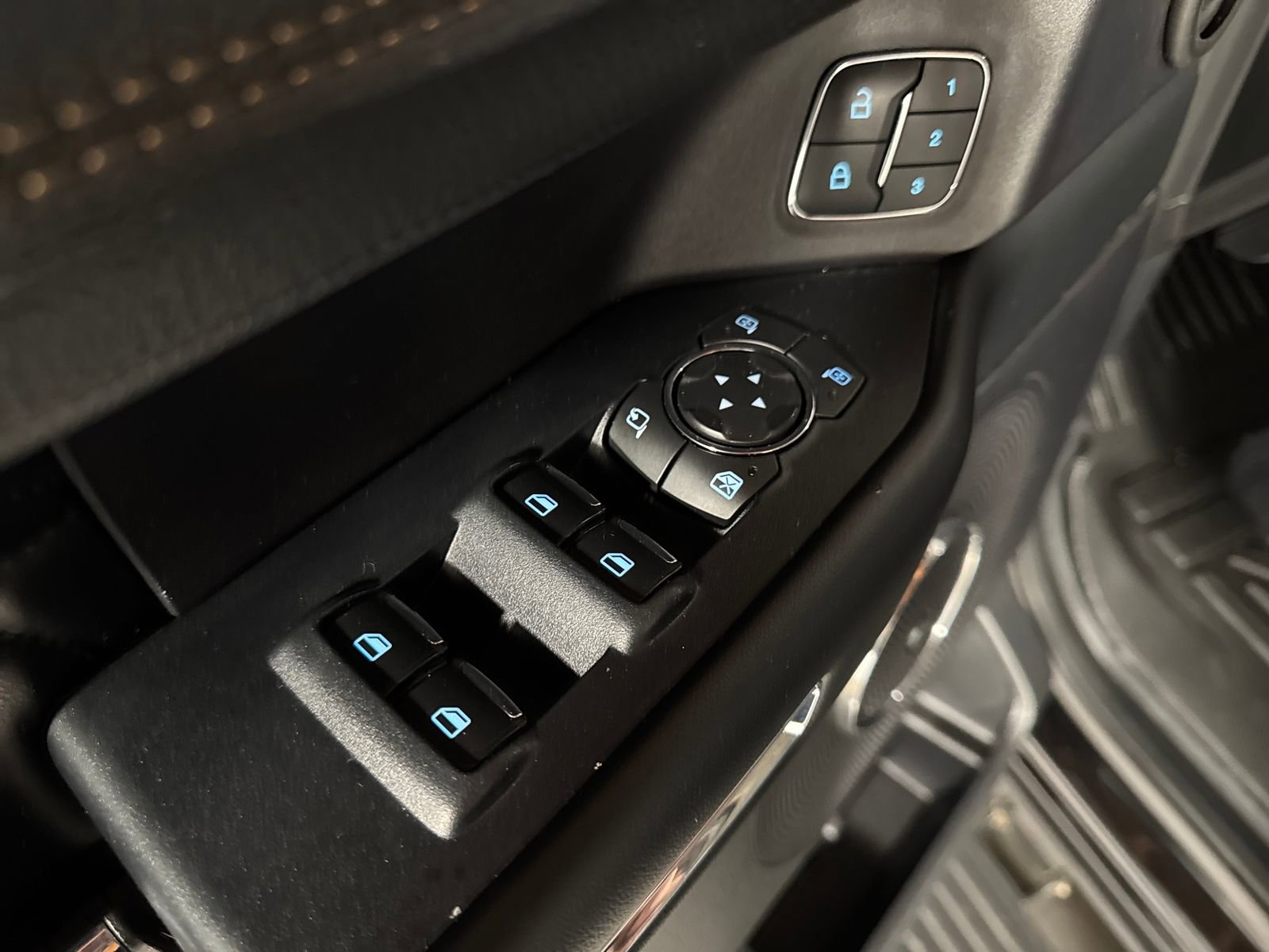 Used 2018 Ford Expedition Max Platinum image 26