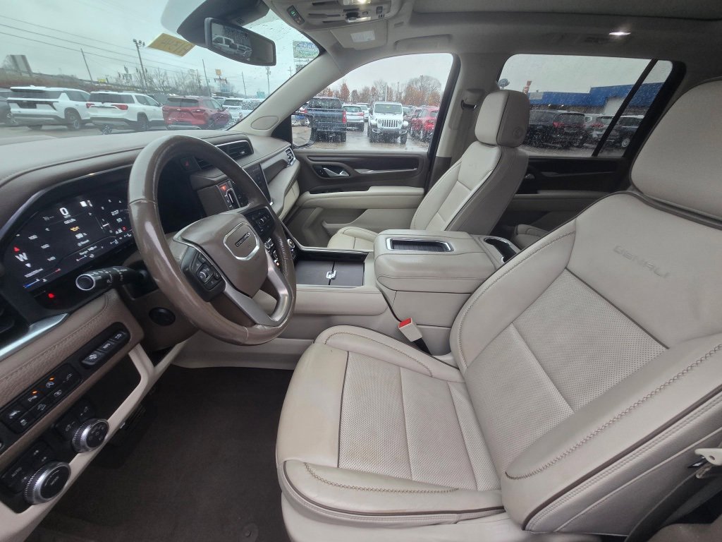 Used 2022 GMC Yukon XL Denali image 11