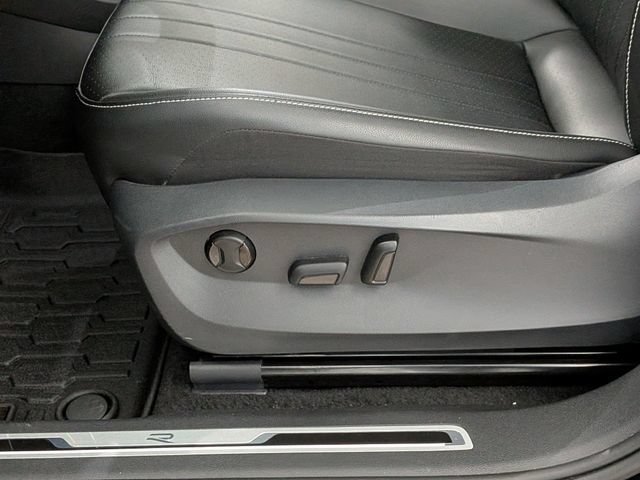 Used 2024 Volkswagen Tiguan SE R-Line w/ MDO Package, Two-Row AWD/4WD image 12
