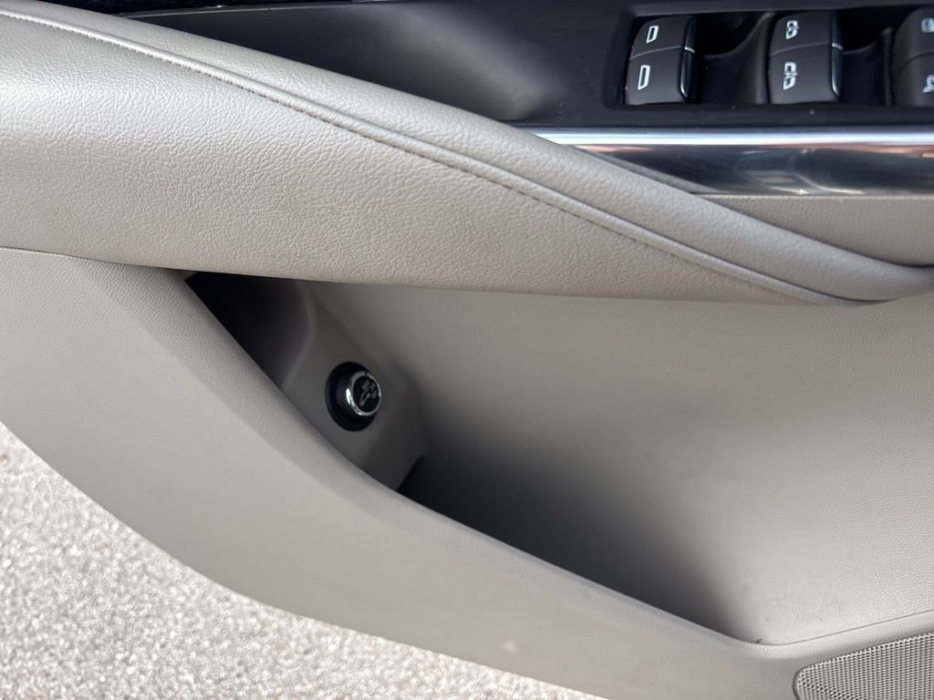 Used 2023 Cadillac XT4 Premium Luxury image 26