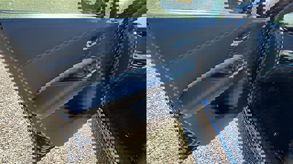 Used 2023 Cadillac XT4 Premium Luxury w/ Enhanced Visibility Package image 12