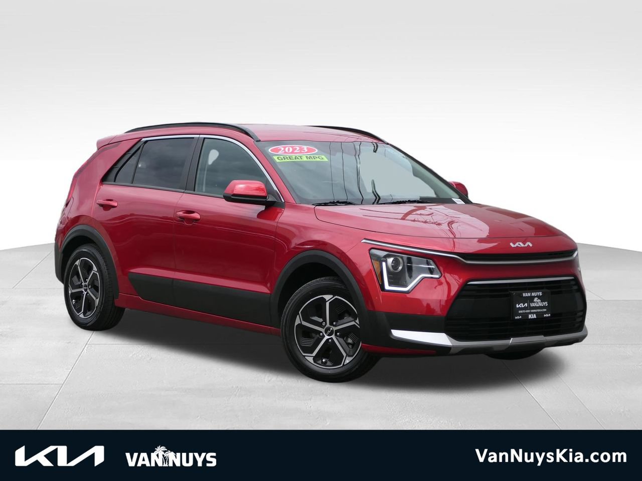 Used 2023 Kia Niro LX FWD image 1