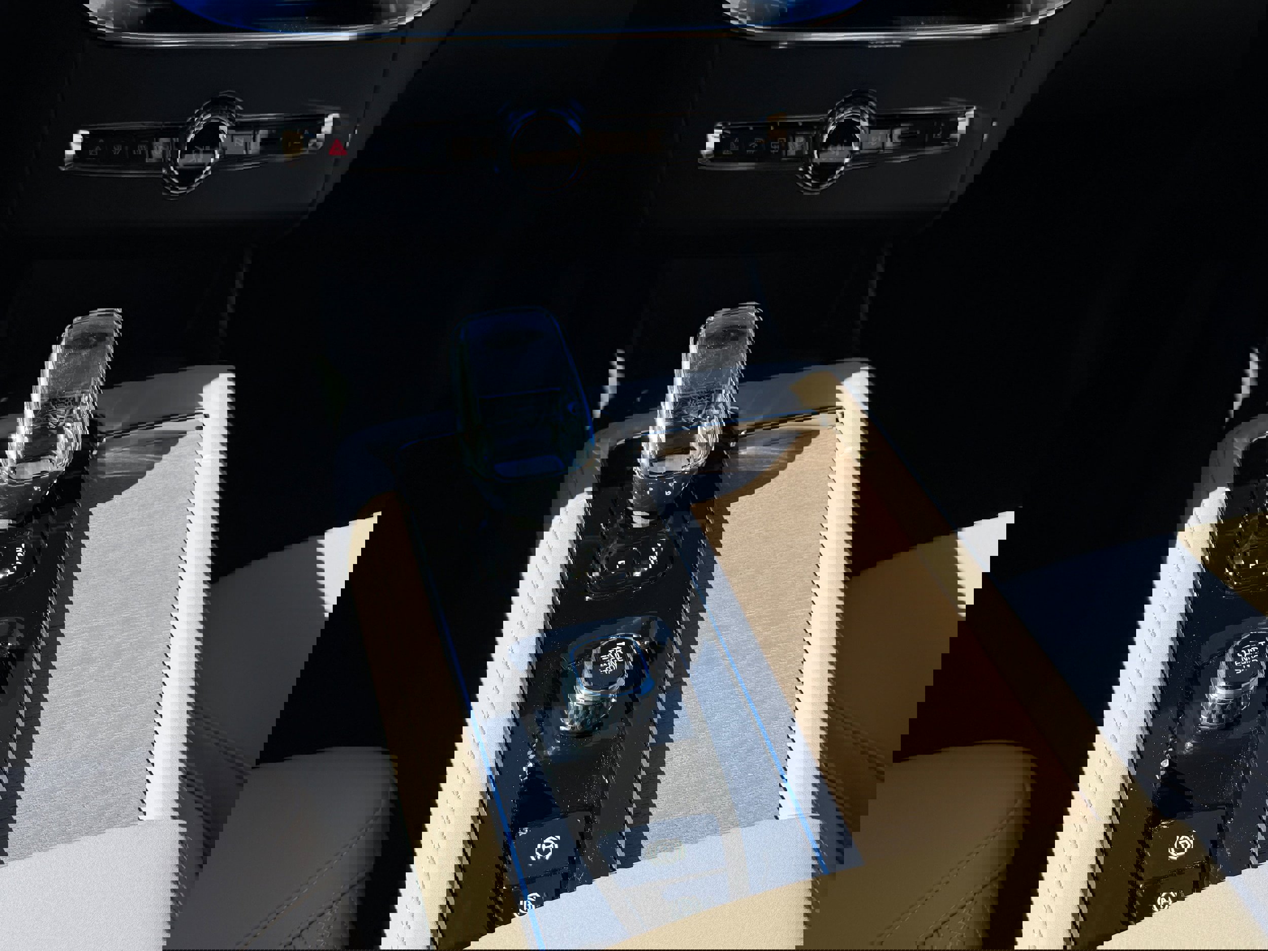 New 2026 Volvo XC90 T8 Plus w/ Protection Package Premier image 14