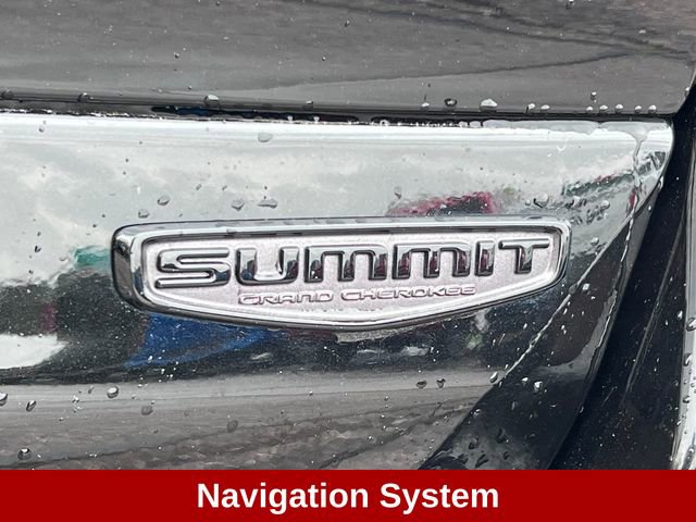 Used 2025 Jeep Grand Cherokee Summit AWD/4WD image 2