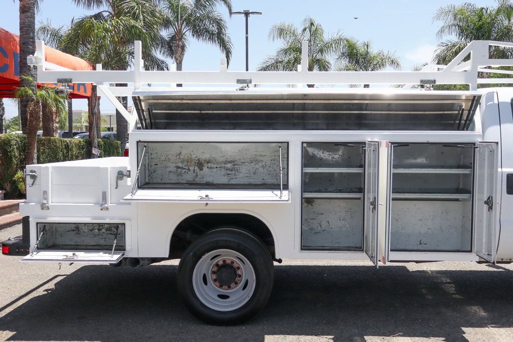 Used 2016 Ford F550 2WD Regular Cab Super Duty image 11