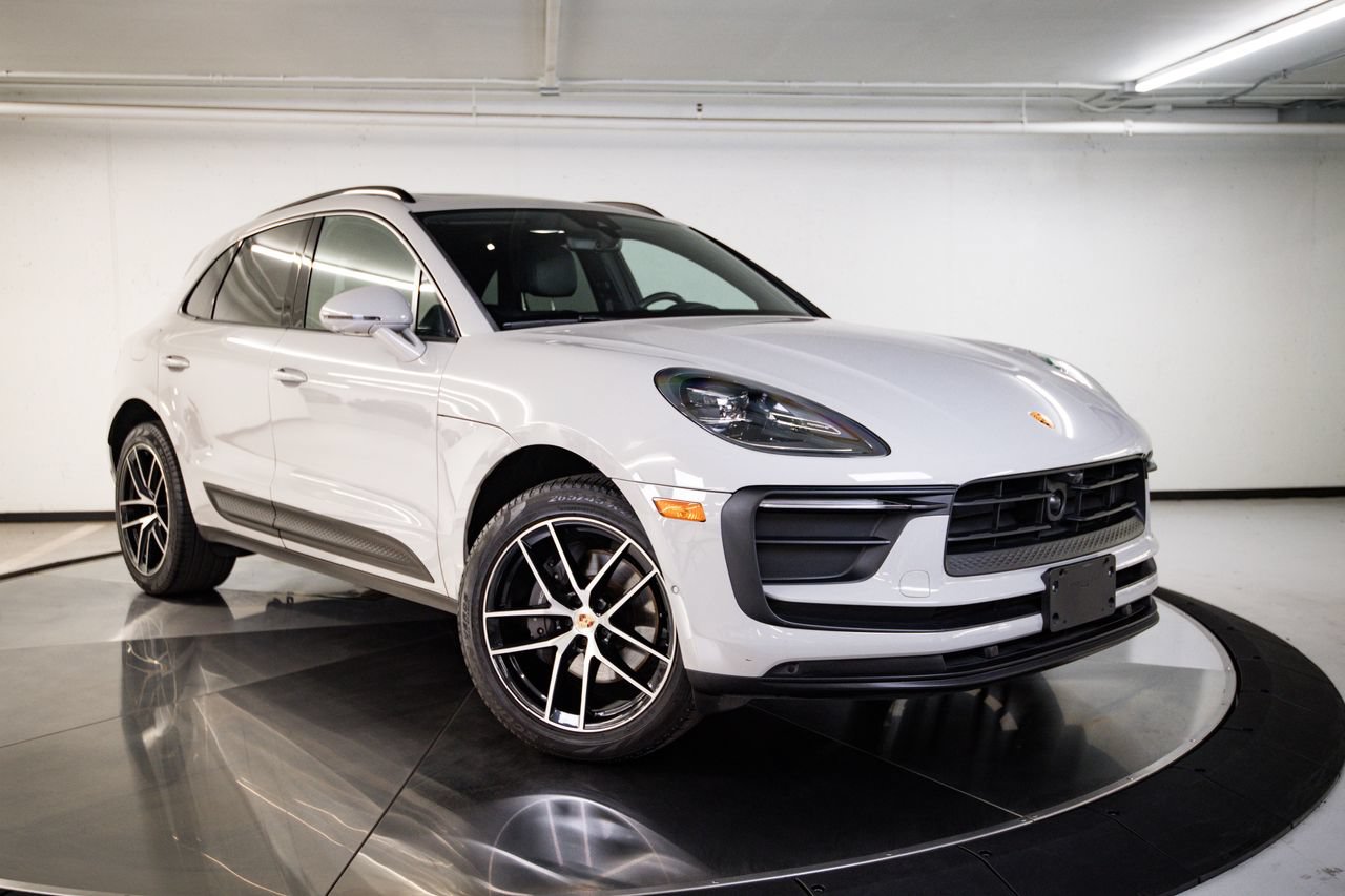 Certified 2023 Porsche Macan AWD/4WD image 9