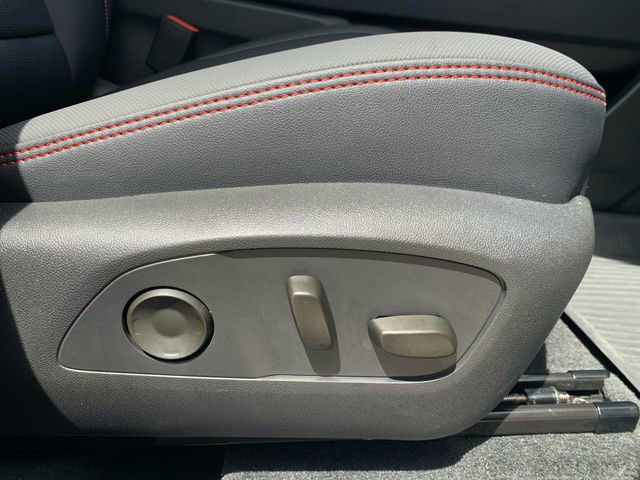 Used 2025 Chevrolet Traverse RS w/ LPO, Floor Liner Package AWD/4WD image 18