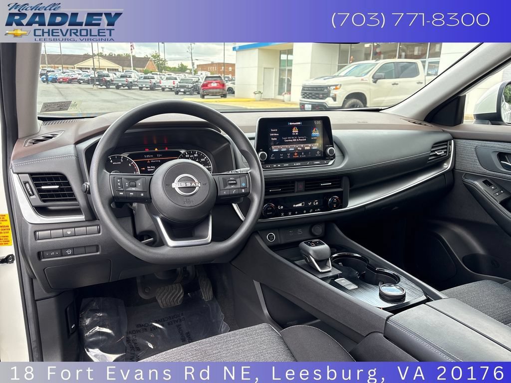 Used 2023 Nissan Rogue SV AWD/4WD image 14