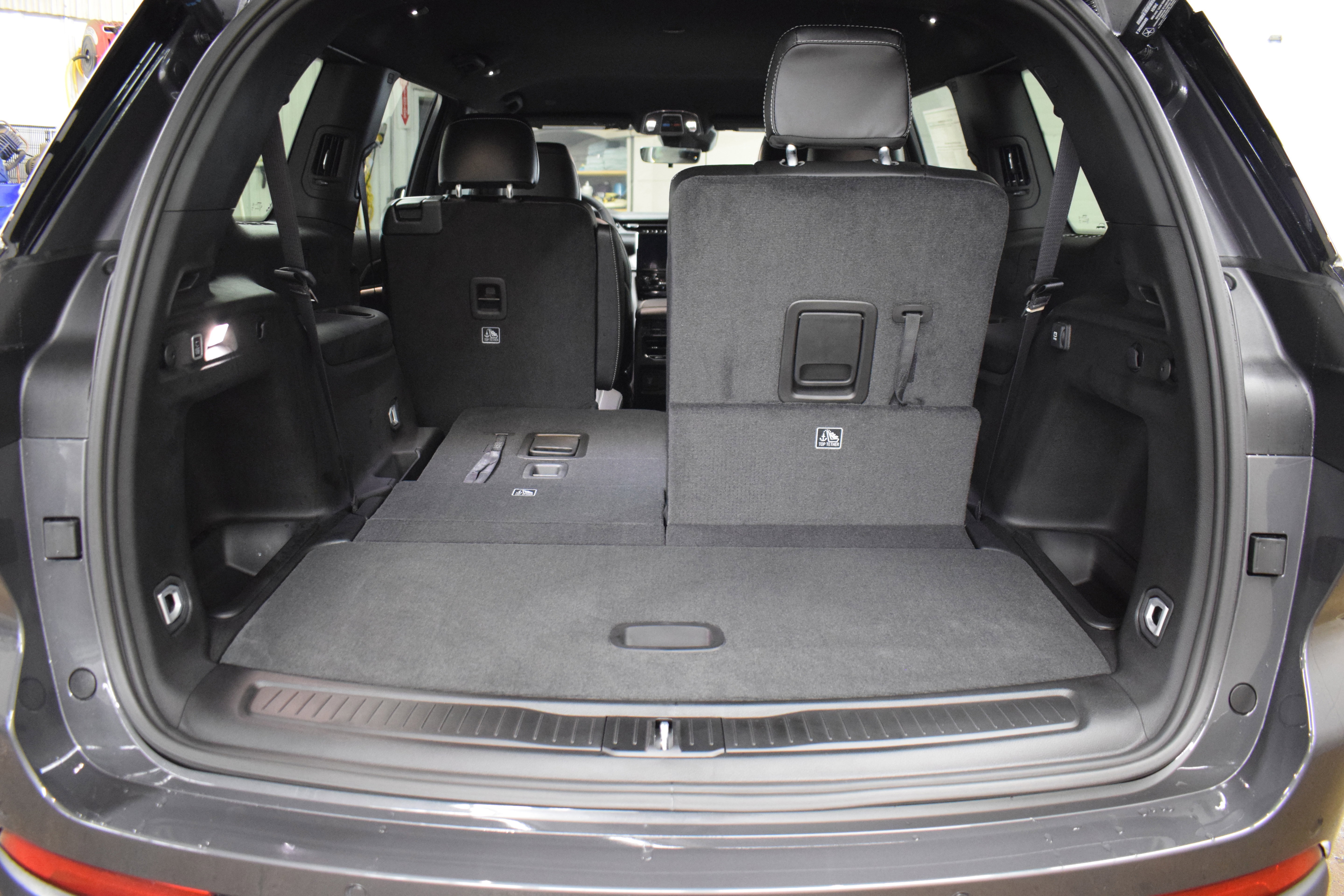 New 2025 Jeep Grand Cherokee L Limited w/ Black Appearance Package image 28