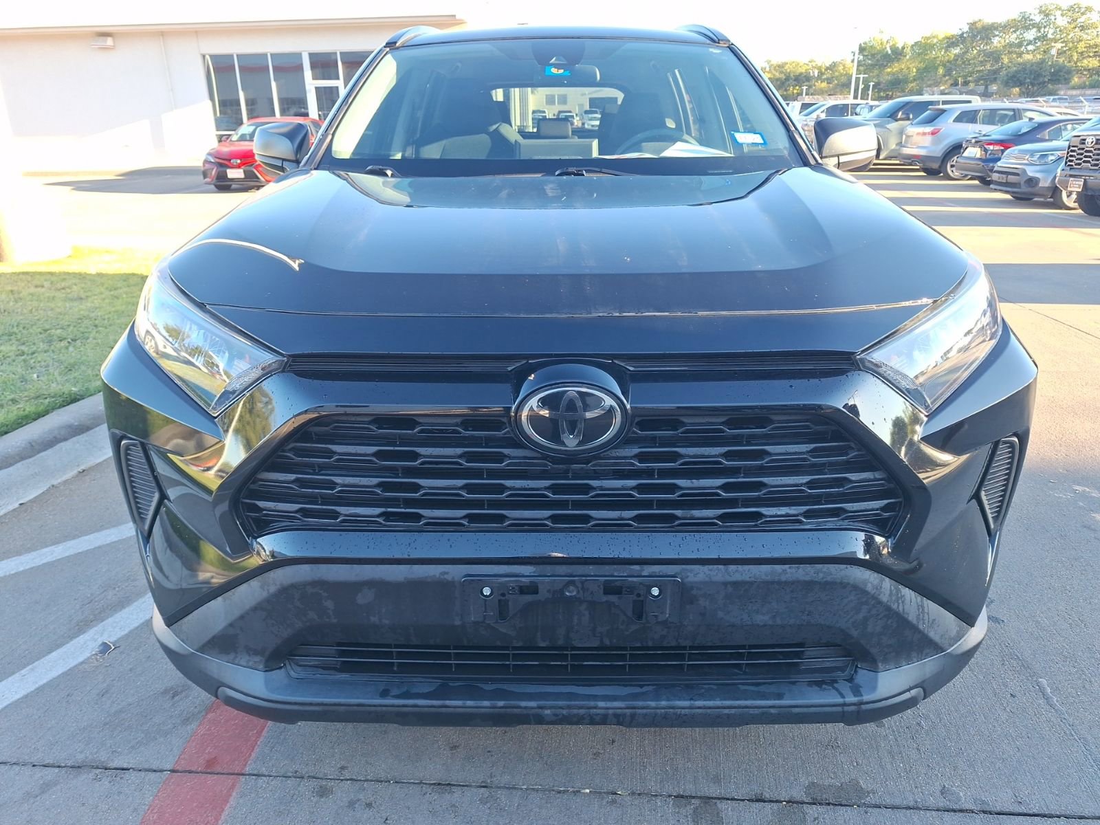 Used 2020 Toyota RAV4 LE image 9