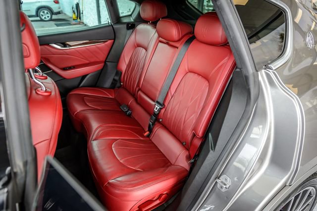 Used 2019 Maserati Levante GranLusso image 43