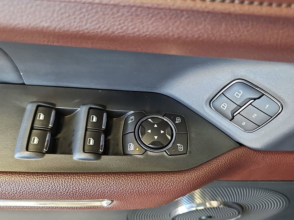 Used 2022 Ford Expedition Limited image 28