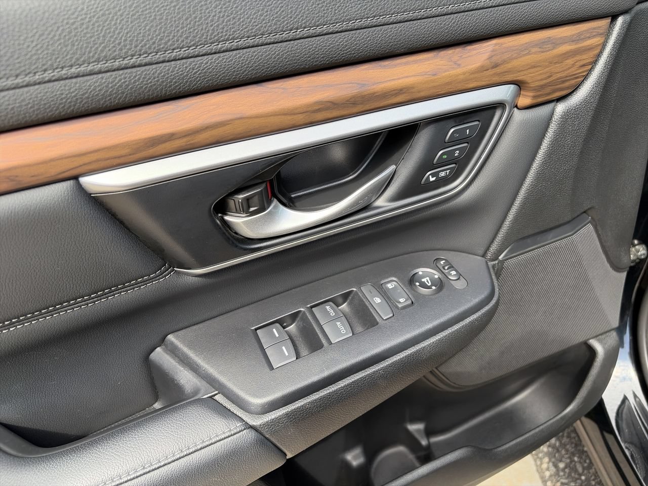 Used 2021 Honda CR-V Touring image 19