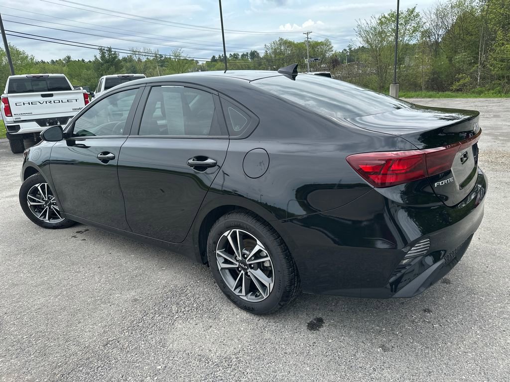 Used 2024 Kia Forte LXS FWD image 3